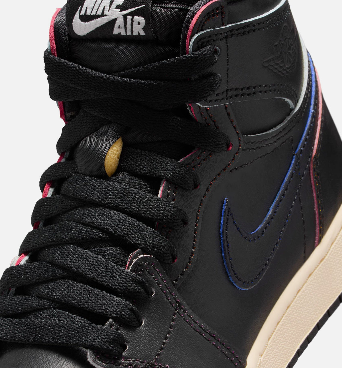 Air Jordan 1 Retro High OG Black and Muslin – Grade School Lifestyle Shoe (Black/Muslin)