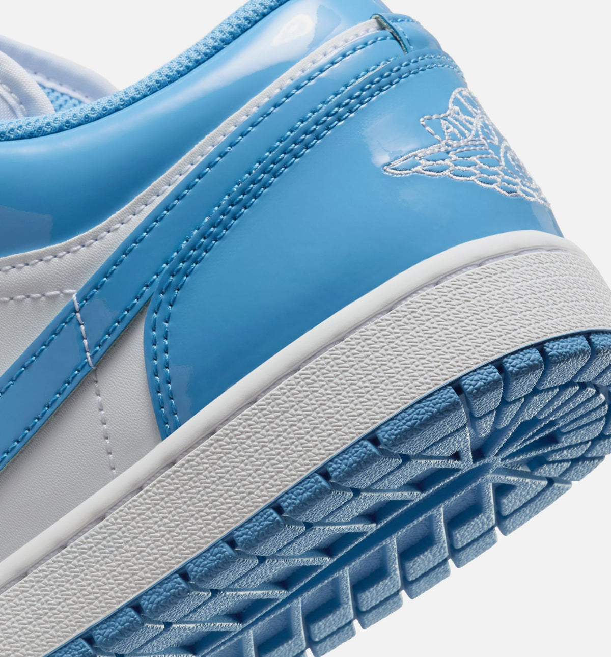 Air Jordan 1 Retro Low Legend Blue – Men’s Lifestyle Shoe (Legend Blue/White)