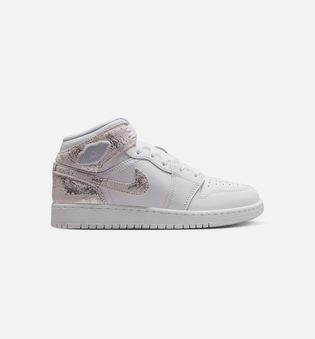 Air Jordan 1 Mid SE – Grade School Lifestyle Shoe (White/Field Silver)