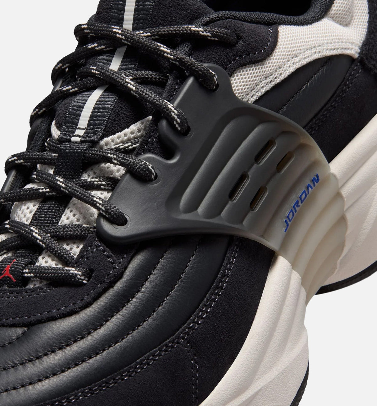 Trunner OS SE – Men’s Lifestyle Shoe (Off Noir/University Red/Phantom)