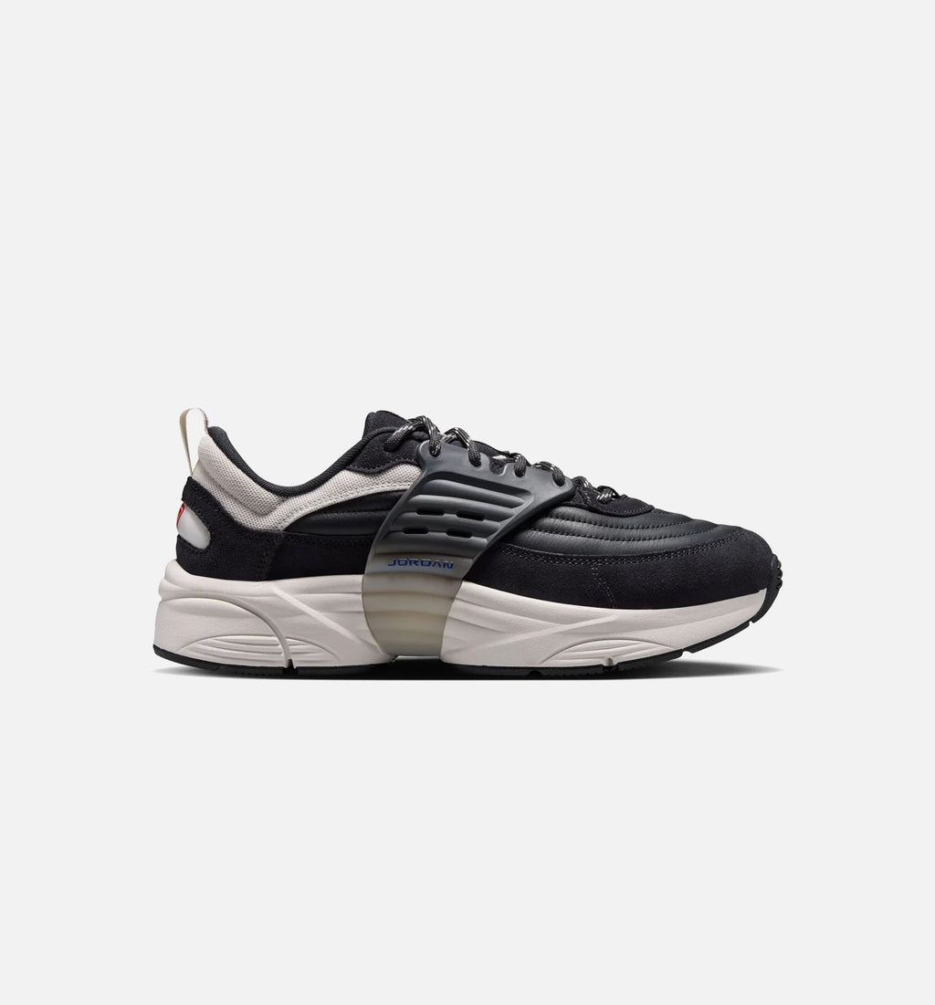 Trunner OS SE – Men’s Lifestyle Shoe (Off Noir/University Red/Phantom)