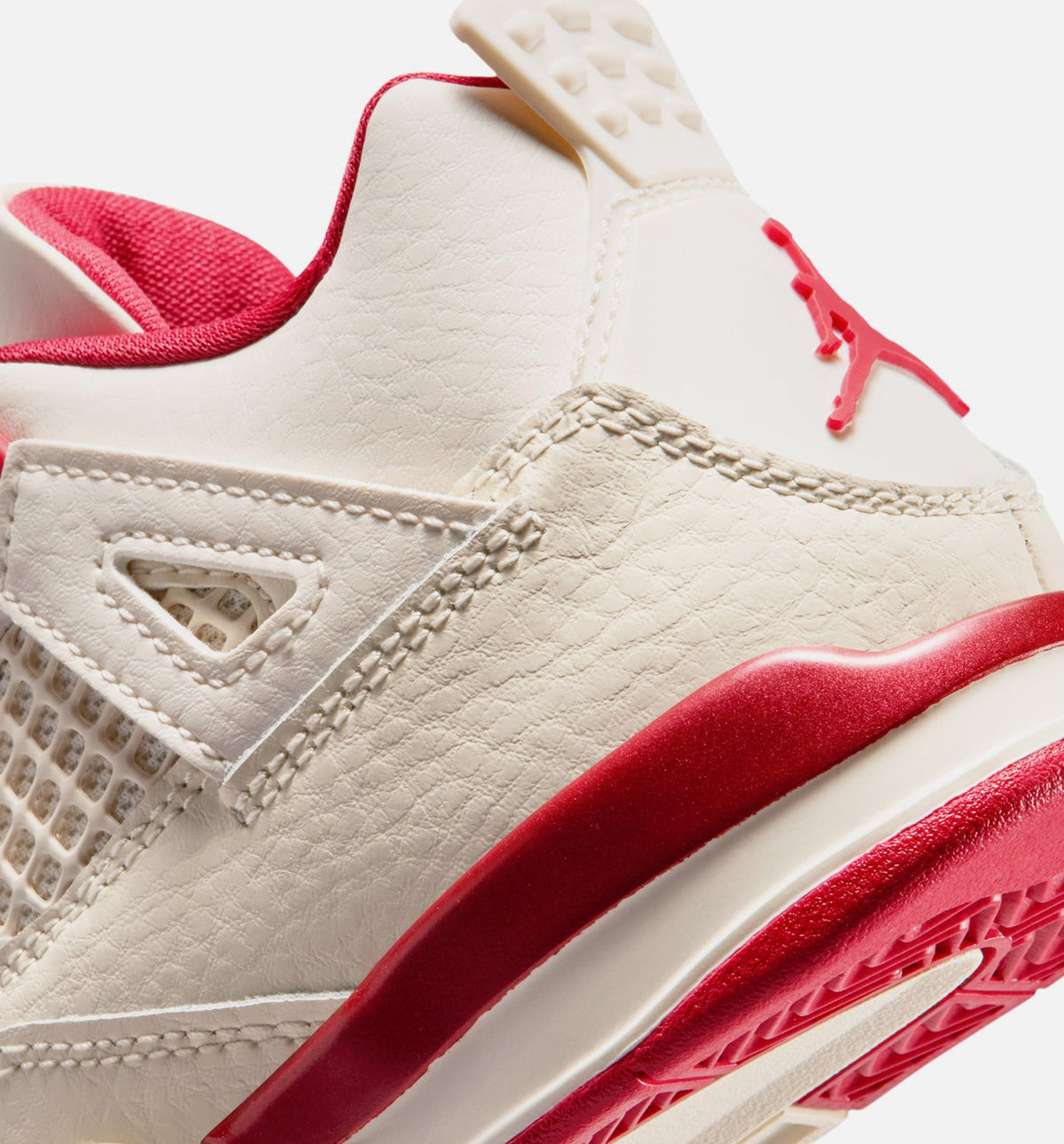 Air Jordan 4 Retro Valentine’s Day – Preschool Lifestyle Shoe (Pale Ivory/Sierra Red/Tough Red)
