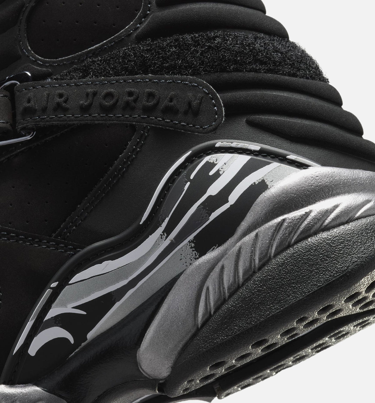 Air Jordan 8 Retro Chrome Black and Light Graphite – Grade School Lifestyle Shoe (Black/White/Light Graphite)