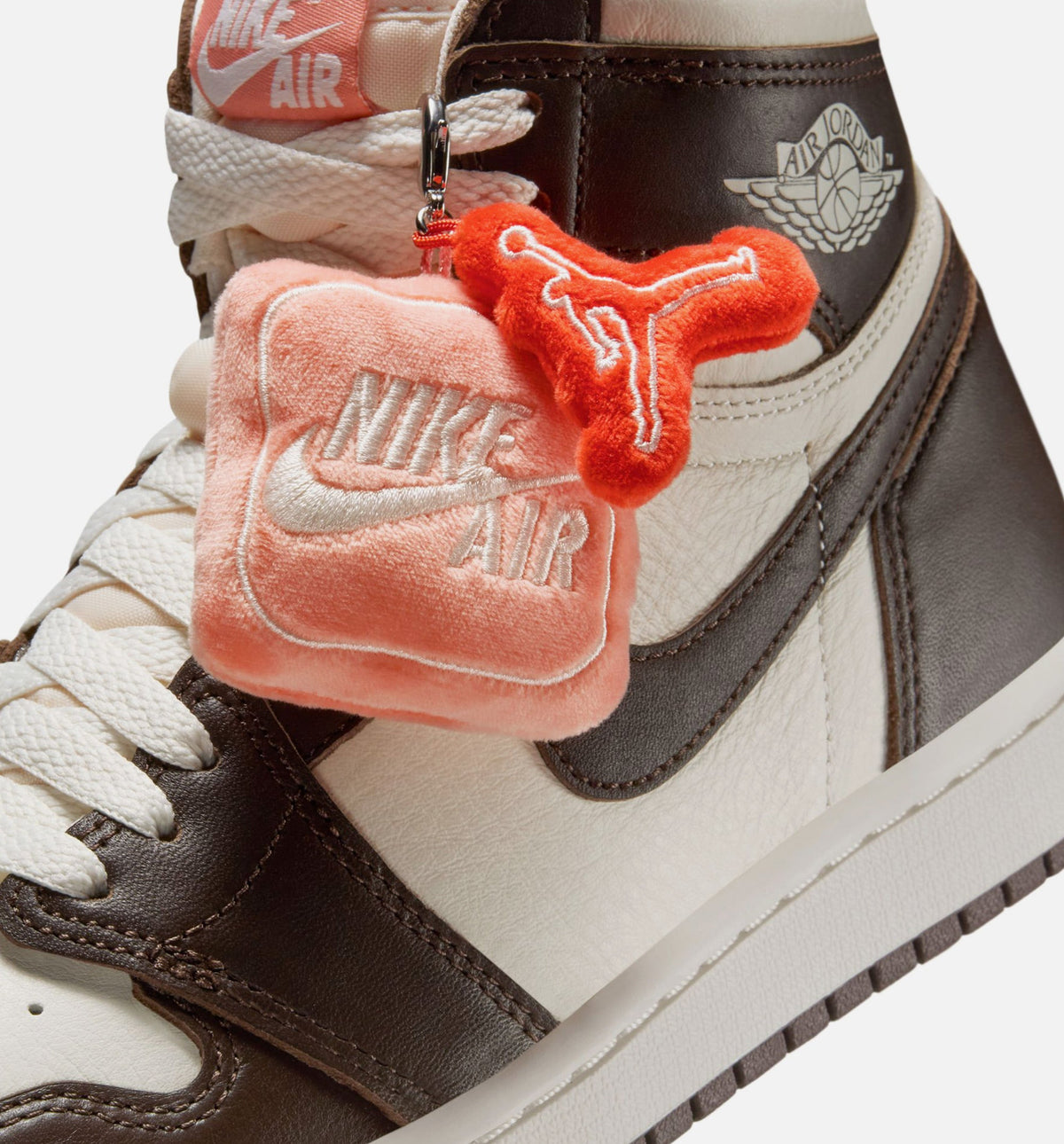 Air Jordan 1 Retro High OG Baroque Brown – Women’s Lifestyle Shoe (Baroque Brown/Light Madder Root/Sail)
