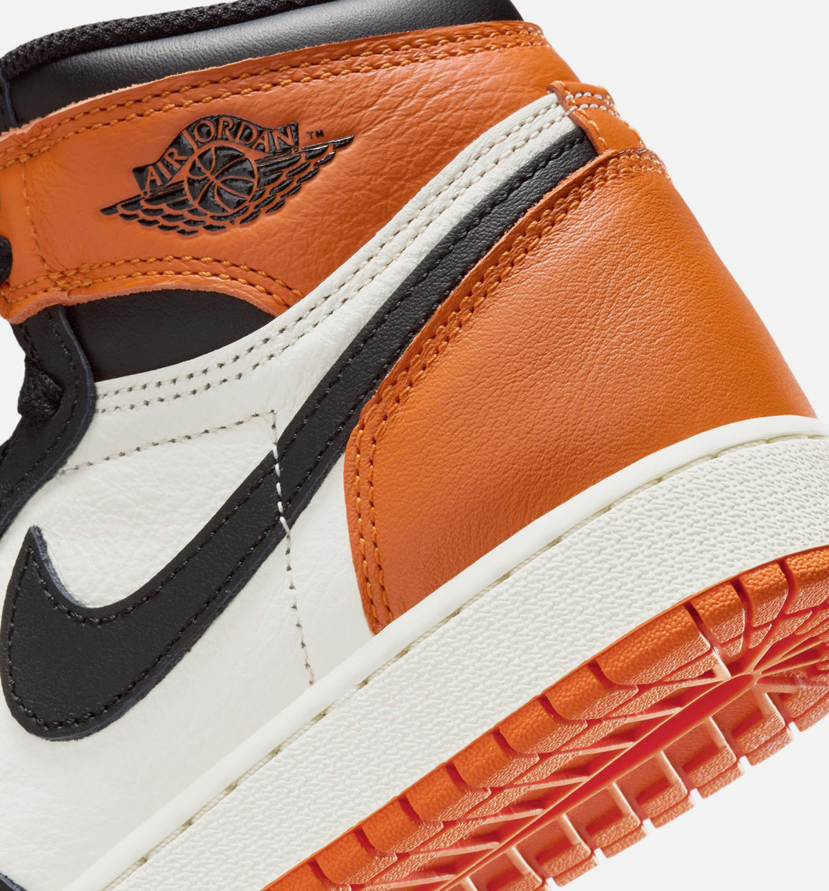 Air Jordan 1 Retro High OG Shattered Backboard – Grade School Lifestyle Shoe (Black/Sail/Starfish)