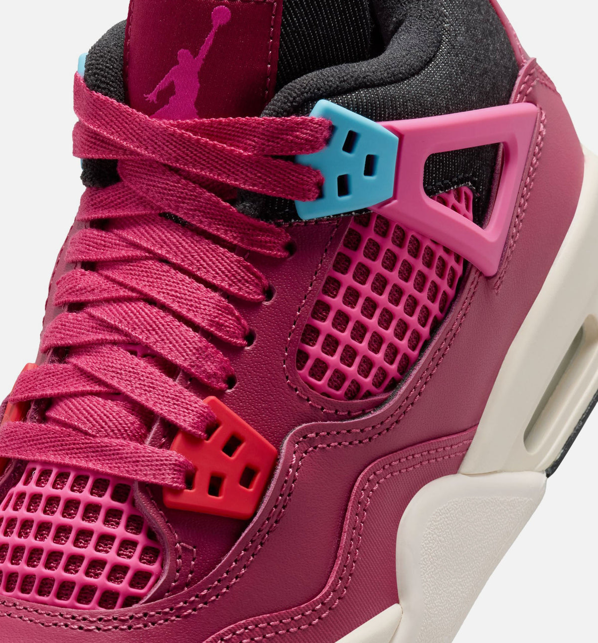 Air Jordan 4 Retro She’s A Star – Grade School Lifestyle Shoe (Sweet Beet/Desert Pink/Off Noir/Chalk)