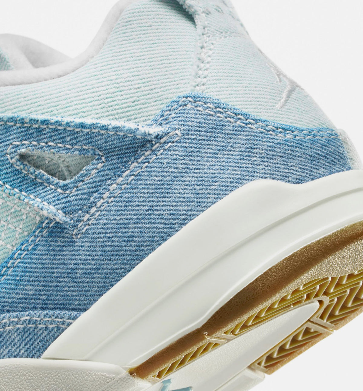 Air Jordan 4 Retro Worn Blue – Preschool Lifestyle Shoe (Sail/Worn Blue/Metallic Gold)