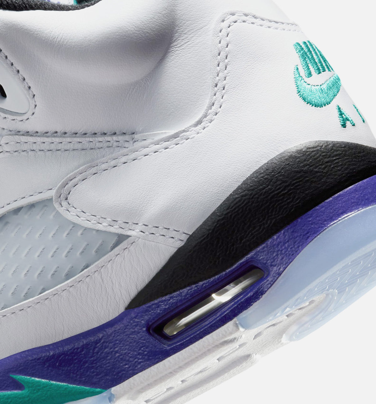 Air Jordan 5 Retro Grape – Grade School Lifestyle Shoe (White/New Emerald/Grape Ice/Black)