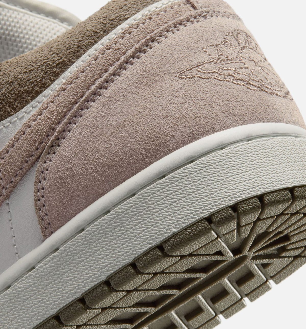 Air Jordan 1 Low – Men’s Lifestyle Shoe (Olive Grey/Enigma Stone/Summit White)