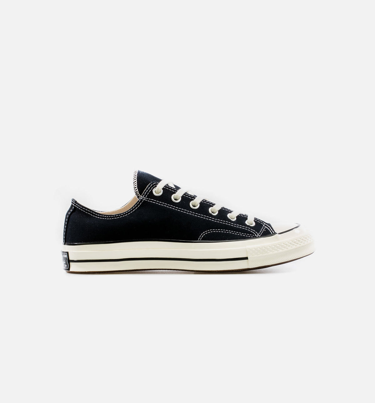 Chuck 70 Low Top – Men’s Lifestyle Shoe (Black/White)