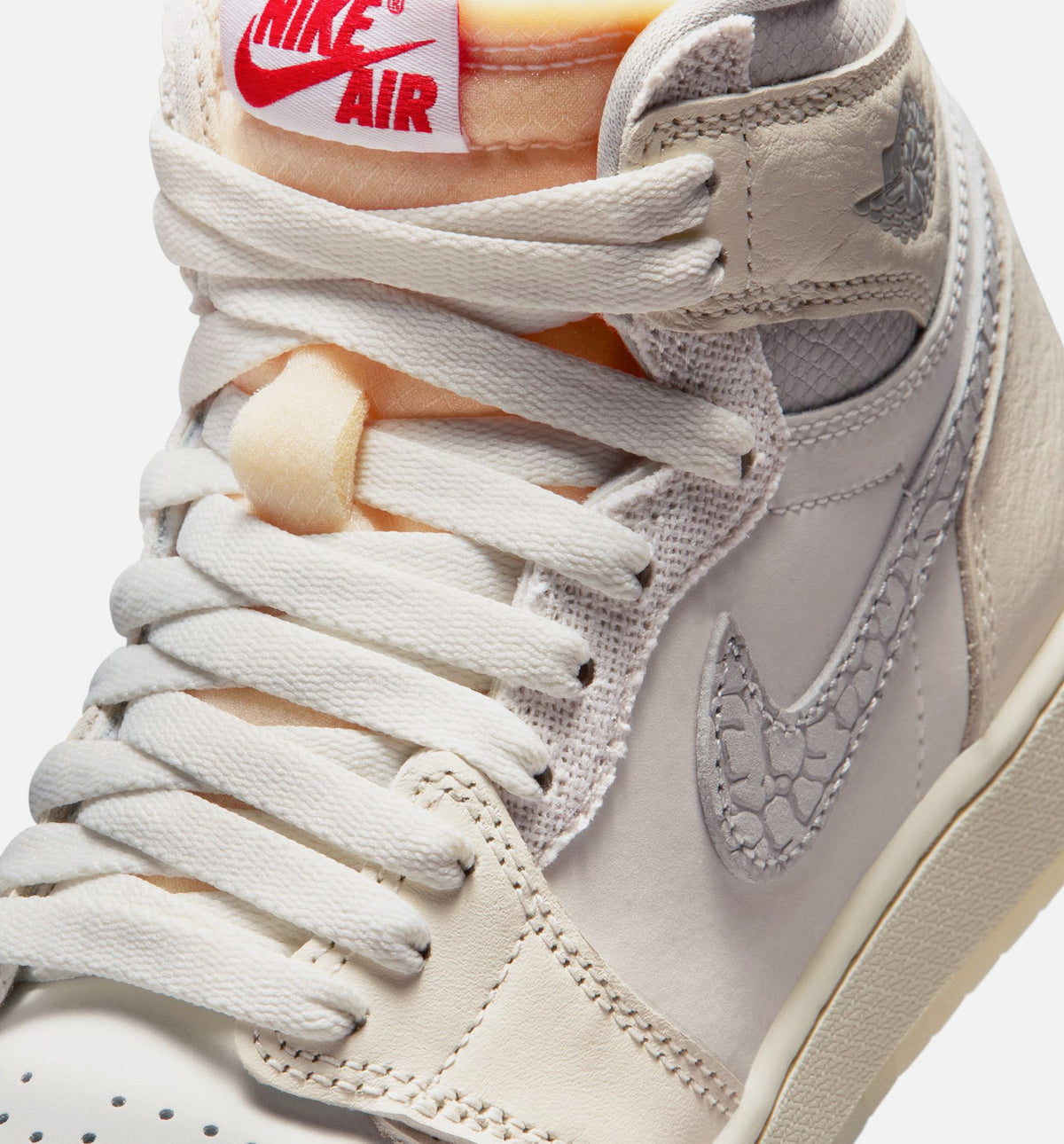 Air Jordan 1 Retro High OG Sail – Grade School Lifestyle Shoe (Sail/University Red/Pale Ivory/Coconut Milk/Phantom)
