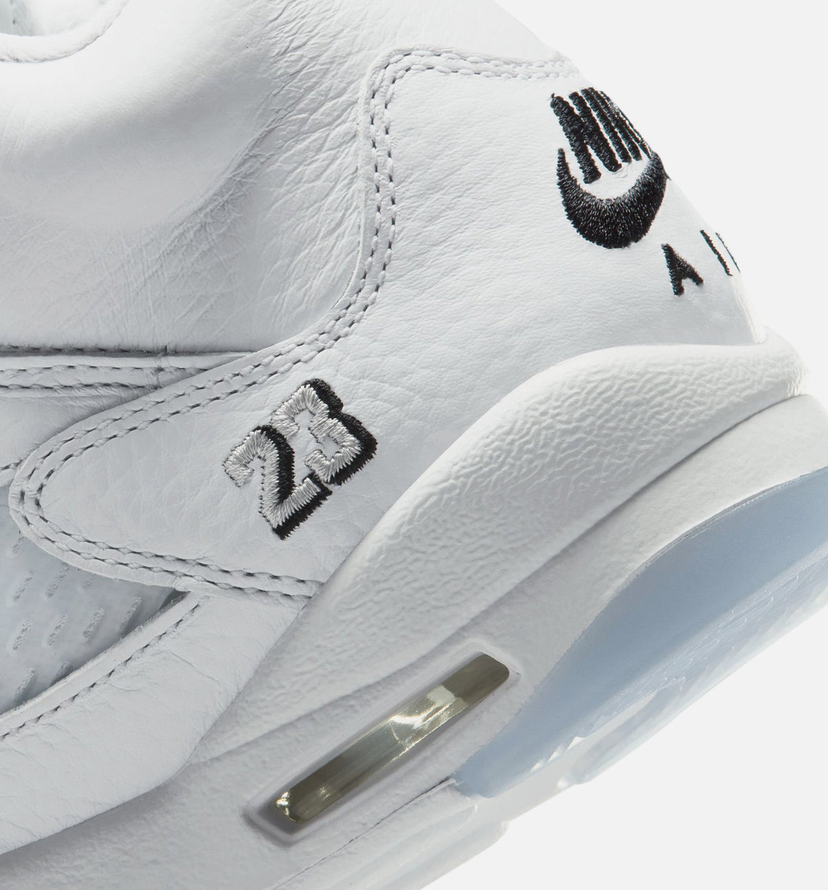 Air Jordan 5 Retro OG White Metallic – Grade School Lifestyle Shoe (White/Black/Metallic Silver)