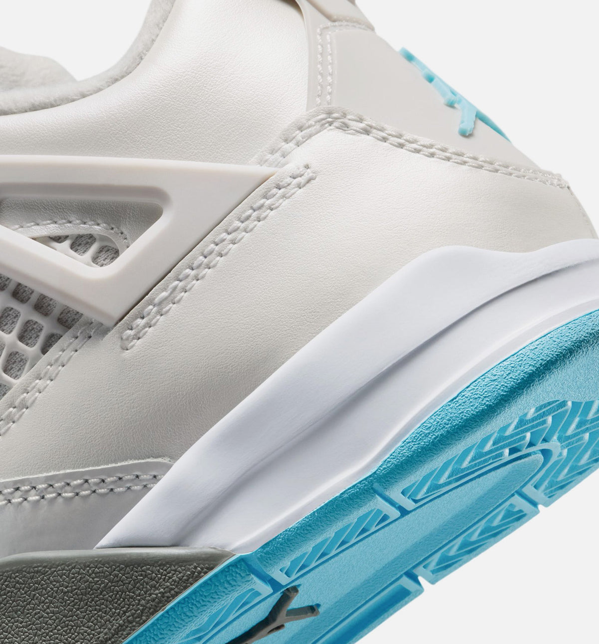 Air Jordan 4 Retro Blue Chill – Preschool Lifestyle Shoe (Photon Dust/Blue Chill/Flat Pewter/White/Blue Tint)